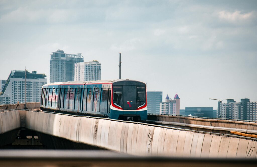 BTS Skytrain — Explorer Bangkok en hauteur avec les enfants