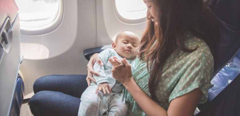 Gérer le décalage horaire avec un bébé