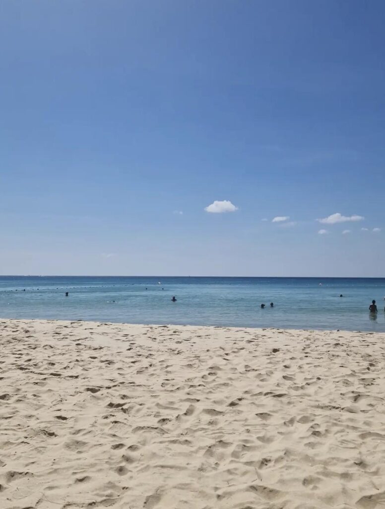 Kata — Plage, restaurants et animations