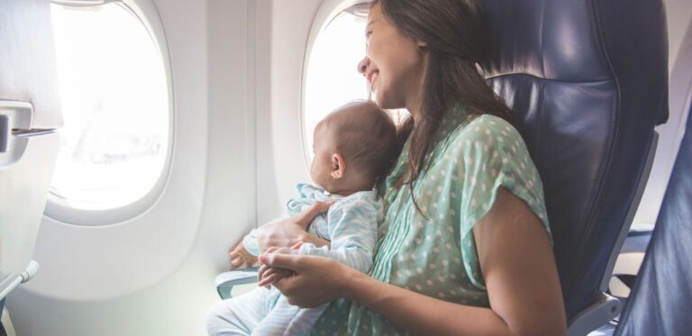 Alimentation bébé en voyage : nos conseils