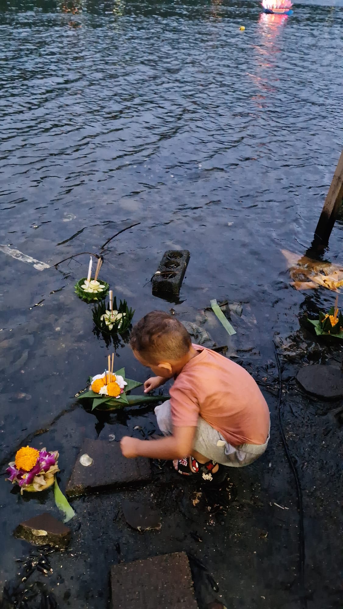 Loy Krathong — Fête des Lanternes