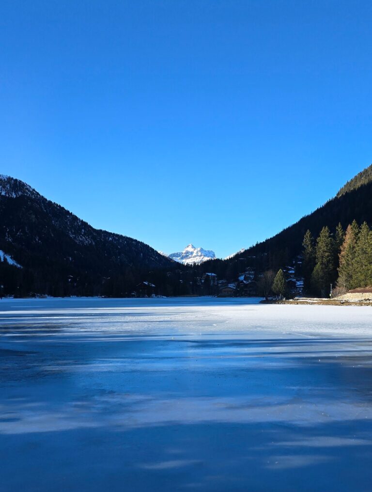 Champex-Lac en hiver — Le tour du lac enneigé, une parenthèse magique
