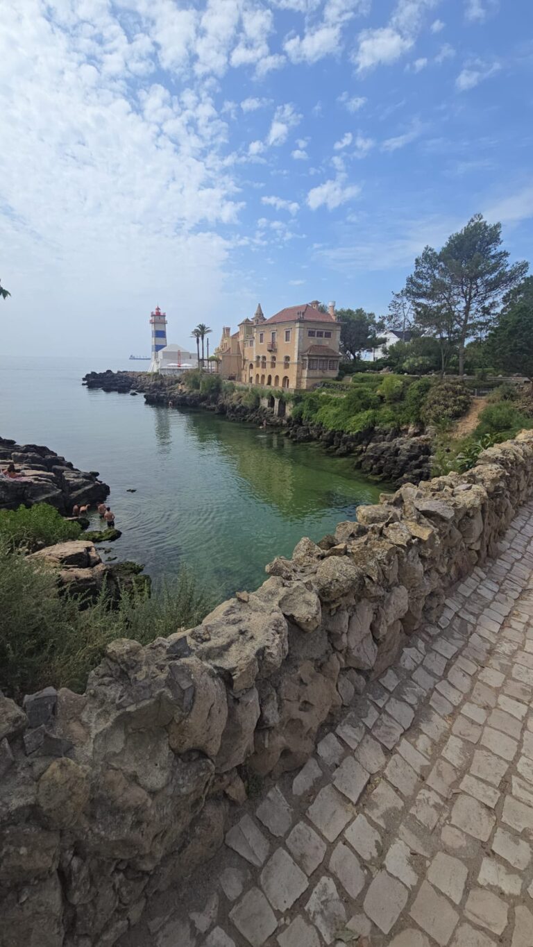 Phare de Guia — Vue panoramique sur la côte de Cascais 🔦