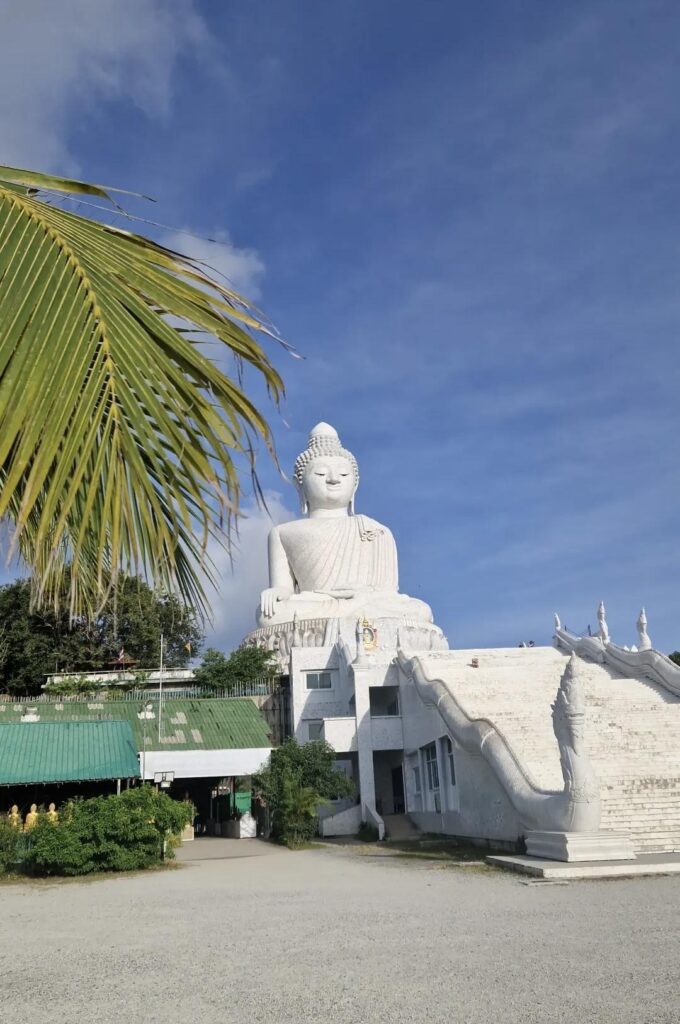 Big Buddha de Phuket — Un symbole majestueux entre spiritualité et panoramas