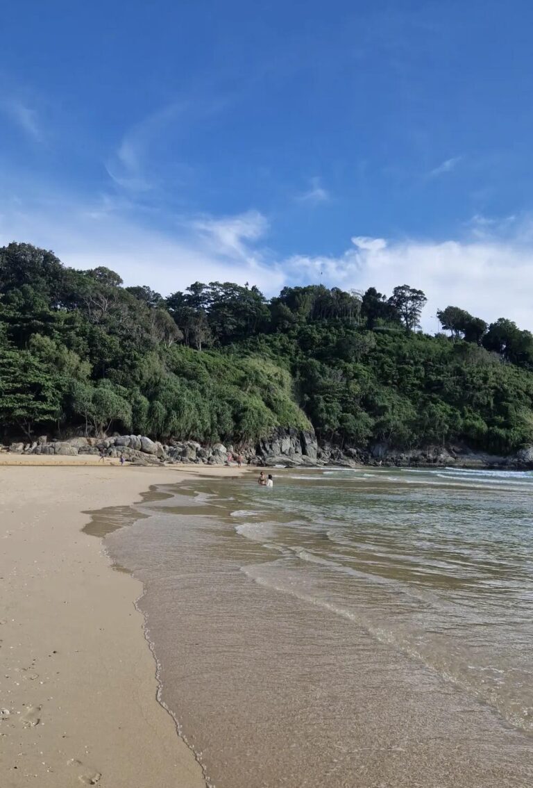 Plage de Naï Harn