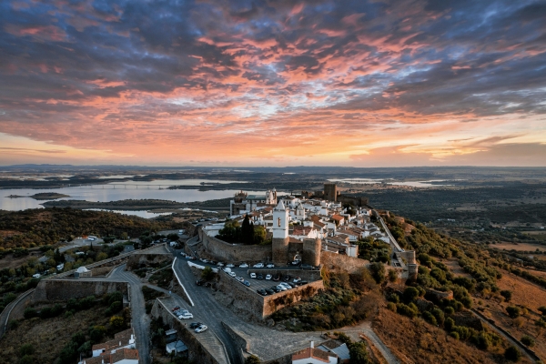 Alentejo — Plaines dorées, châteaux et art de vivre portugais 🌻