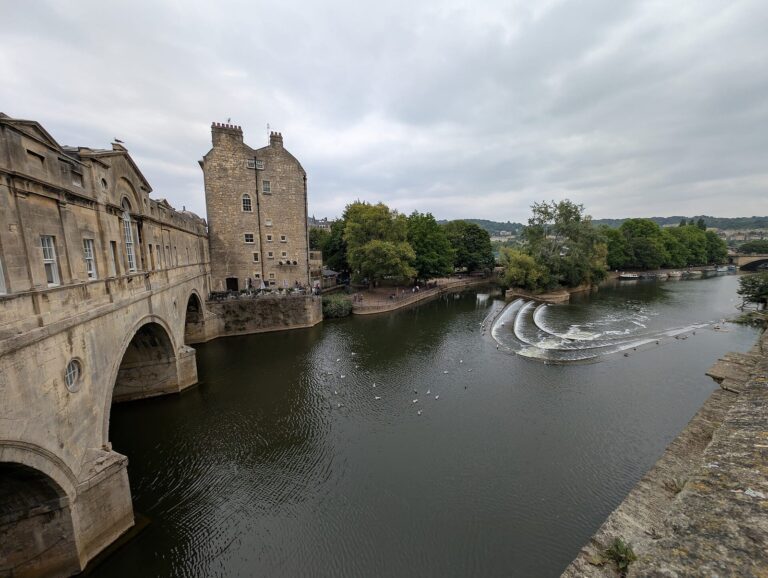 Bath — Thermes romains et pierre dorée