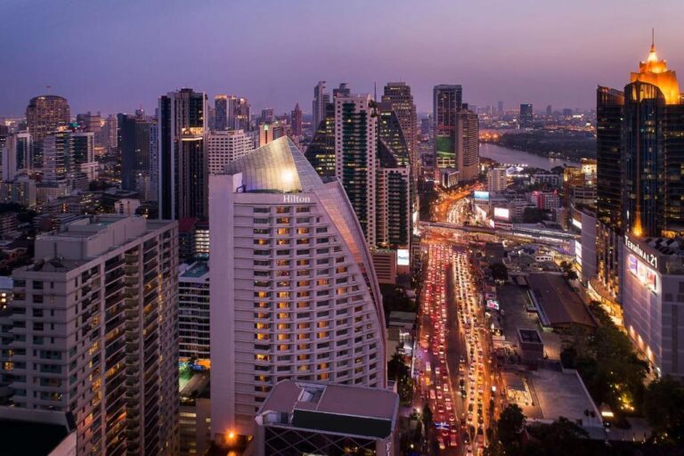 Hilton Bangkok Grande Asoke — Explorer Bangkok en famille 🏙️✨