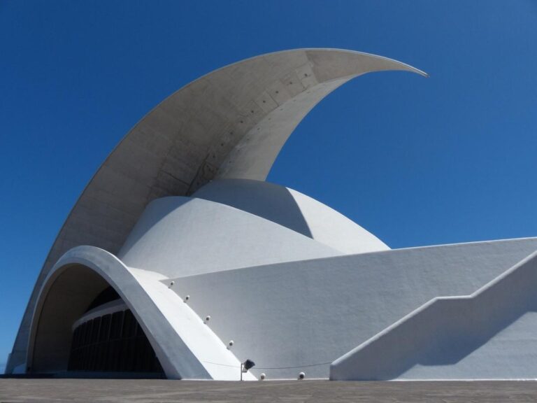 Santa Cruz de Tenerife — Une capitale ensoleillée à taille humaine ☀️🌴