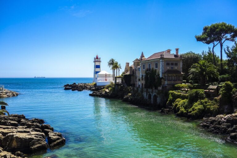 🏰 Cascais & Sintra en famille — Palais, plages et bout du monde